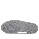 Jordan 1 Mid Wolf Grey Midnight Navy közepes szárú sneaker – termékfotó, oldalnézet