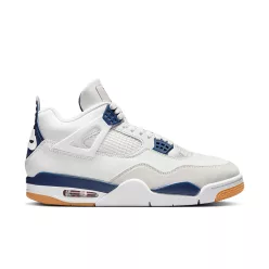 Jordan 4 Retro SB Navy alacsony szárú sneaker – termékfotó, oldalnézet
