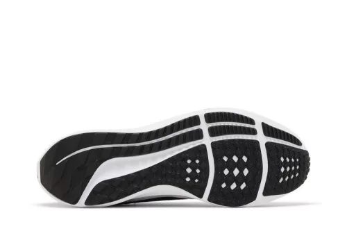 Nike Air Zoom Pegasus 40 Black White férfi alacsony szárú futócipő fekete