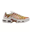 Nike Air Max Plus Rugged Orange Saturn Gold (Women's) alacsony szárú sneaker – termékfotó, oldalnézet