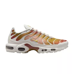 Nike Air Max Plus Rugged Orange Saturn Gold (Women's) alacsony szárú sneaker – termékfotó, oldalnézet