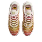 Nike Air Max Plus Rugged Orange Saturn Gold (Women's) alacsony szárú sneaker – termékfotó, oldalnézet
