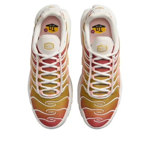 Nike Air Max Plus Rugged Orange Saturn Gold (Women's) alacsony szárú sneaker – termékfotó, oldalnézet