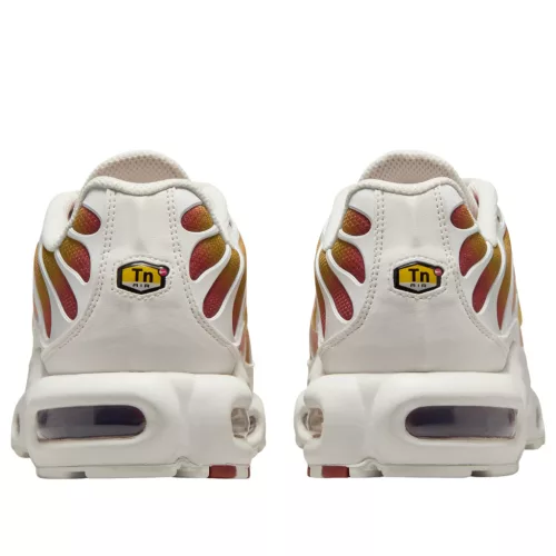 Nike Air Max Plus Rugged Orange Saturn Gold (Women's) alacsony szárú sneaker – termékfotó, oldalnézet