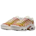 Nike Air Max Plus Rugged Orange Saturn Gold (Women's) alacsony szárú sneaker – termékfotó, oldalnézet