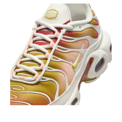 Nike Air Max Plus Rugged Orange Saturn Gold (Women's) alacsony szárú sneaker – termékfotó, oldalnézet