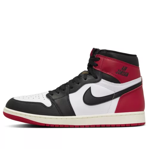 Jordan 1 Retro High OG Black Toe Reimagined magas szárú sneaker – termékfotó, oldalnézet
