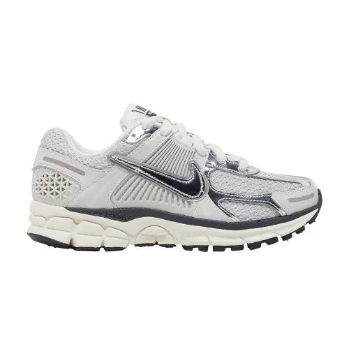 Nike Zoom Vomero 5 Photon Dust Metallic Silver (Women's) alacsony szárú sneaker – termékfotó, oldalnézet