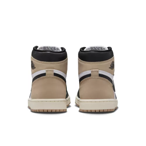 Jordan 1 Retro High OG Latte (Women's) magas szárú sneaker – termékfotó, oldalnézet