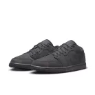 Jordan 1 Low SE Craft Dark Smoke Grey Varsity Red alacsony szárú sneaker – termékfotó, oldalnézet