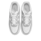 Nike Air Force 1 Low '07 Light Smoke Grey White alacsony szárú sneaker – termékfotó, oldalnézet