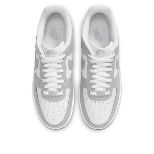 Nike Air Force 1 Low '07 Light Smoke Grey White alacsony szárú sneaker – termékfotó, oldalnézet
