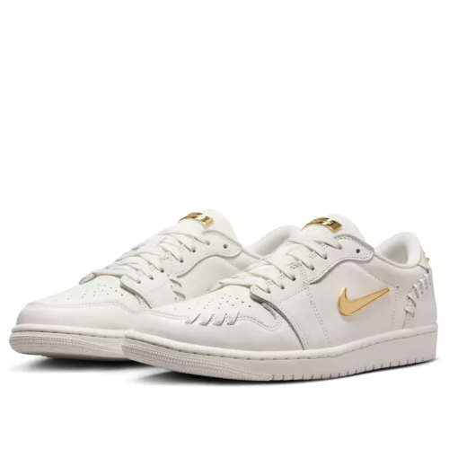 Jordan 1 Low Method of Make Sail Metallic Gold alacsony szárú sneaker – termékfotó, oldalnézet
