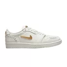 Jordan 1 Low Method of Make Sail Metallic Gold (Women's) női alacsony szárú utcai sneaker krém
