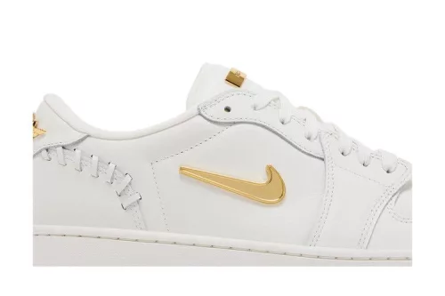 Jordan 1 Low Method of Make Sail Metallic Gold (Women's) női alacsony szárú utcai sneaker krém