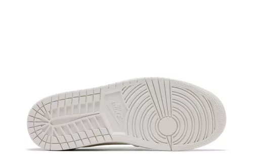 Jordan 1 Low Method of Make Sail Metallic Gold (Women's) női alacsony szárú utcai sneaker krém