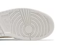 Jordan 1 Low Method of Make Sail Metallic Gold (Women's) női alacsony szárú utcai sneaker krém