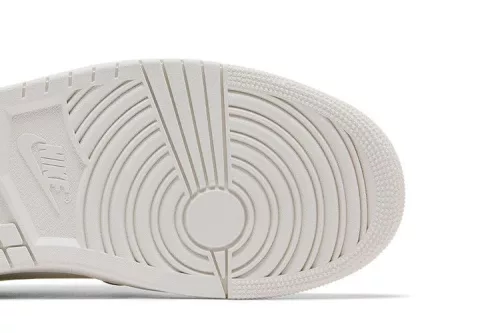 Jordan 1 Low Method of Make Sail Metallic Gold (Women's) női alacsony szárú utcai sneaker krém