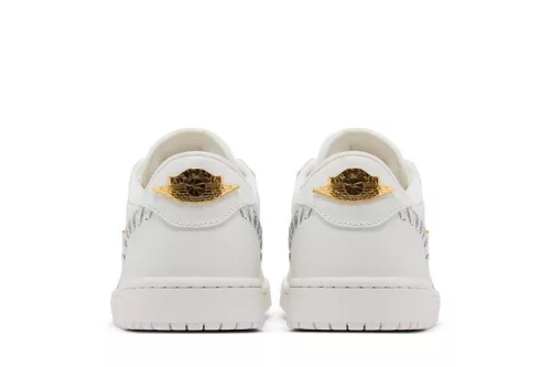 Jordan 1 Low Method of Make Sail Metallic Gold (Women's) női alacsony szárú utcai sneaker krém