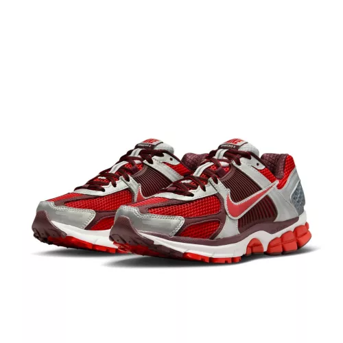Nike Zoom Vomero 5 Mystic Red (Women's) alacsony szárú sneaker – termékfotó, oldalnézet