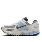 Wmns Air Zoom Vomero 5 'Light Armory Blue' alacsony szárú sneaker – termékfotó, oldalnézet