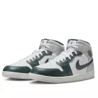 Jordan 1 Mid SE Oxidized Green közepes szárú sneaker – termékfotó, oldalnézet