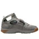 Nike Air Trainer Huarache Corteiz Gully Grey alacsony szárú sneaker – termékfotó, oldalnézet