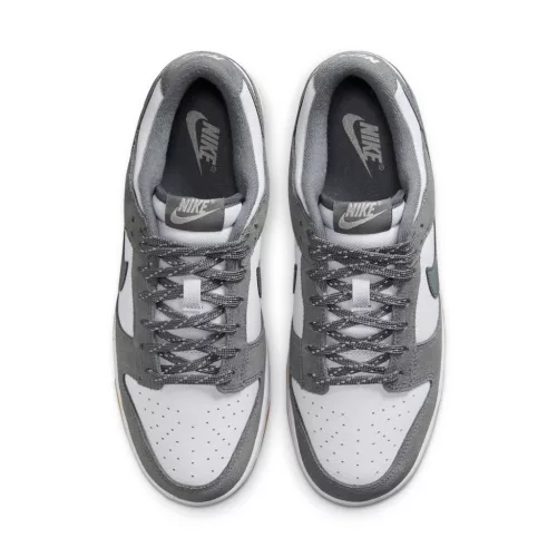 Nike Dunk Low Smoke Grey Gum 3M Swoosh alacsony szárú sneaker – termékfotó, oldalnézet
