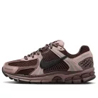 Nike Zoom Vomero 5 Plum Eclipse alacsony szárú sneaker – termékfotó, oldalnézet