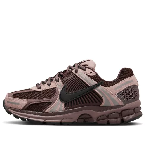 Nike Zoom Vomero 5 Plum Eclipse alacsony szárú sneaker – termékfotó, oldalnézet