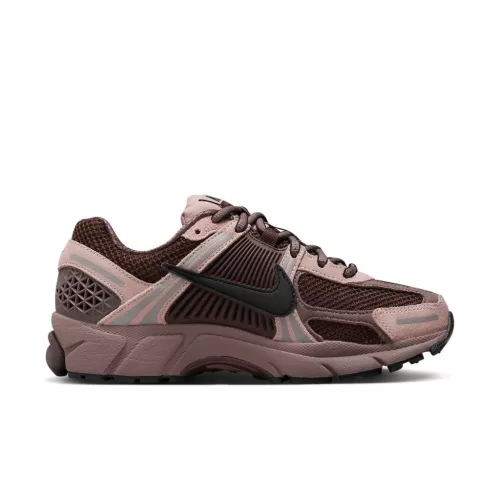 Nike Zoom Vomero 5 Plum Eclipse alacsony szárú sneaker – termékfotó, oldalnézet