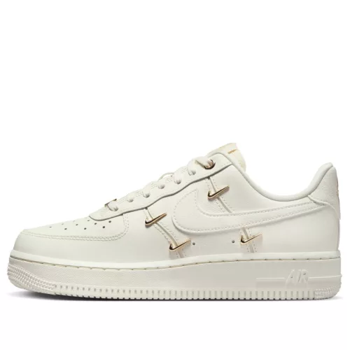 Nike Air Force 1 '07 LX CN Sail Gold Mini Swooshes (Women's) alacsony szárú sneaker – termékfotó, oldalnézet