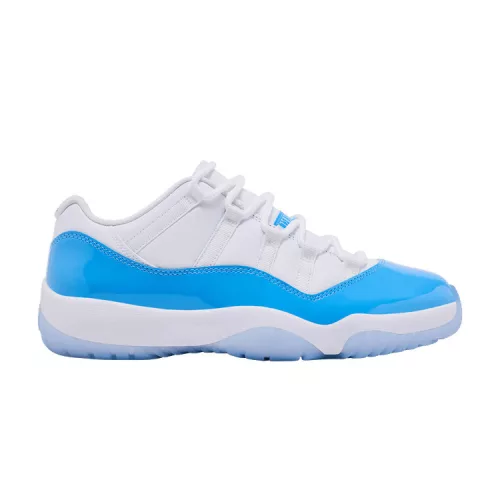 Jordan 11 Retro Low University Blue (2026) alacsony szárú sneaker – termékfotó, oldalnézet