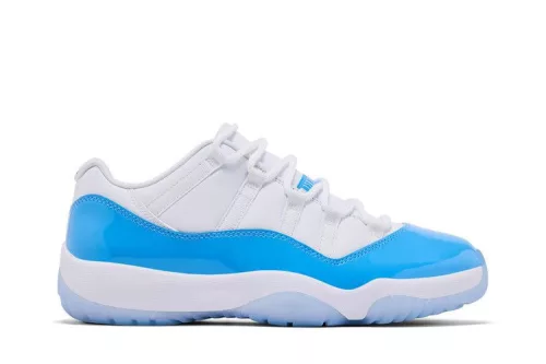 Jordan 11 Retro Low University Blue (2026) alacsony szárú sneaker – termékfotó, oldalnézet