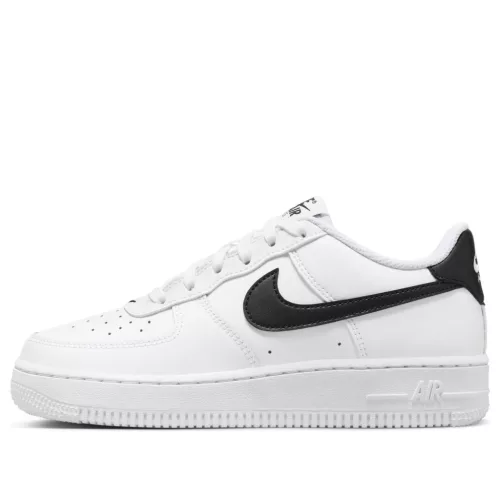 Nike Air Force 1 Low White Black (2024) (GS) alacsony szárú sneaker – termékfotó, oldalnézet