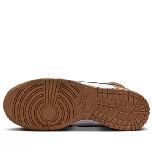 Nike Dunk High Next Nature Light British Tan (Women's) magas szárú sneaker – termékfotó, oldalnézet
