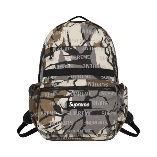 Supreme Backpack 'Predator Camo' – termékfotó, oldalnézet