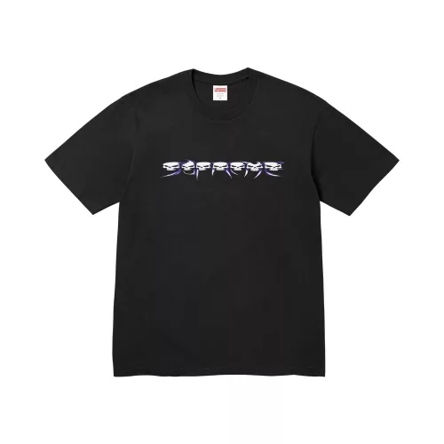 Supreme Skulls Spellout Tee 'Black' – termékfotó, oldalnézet