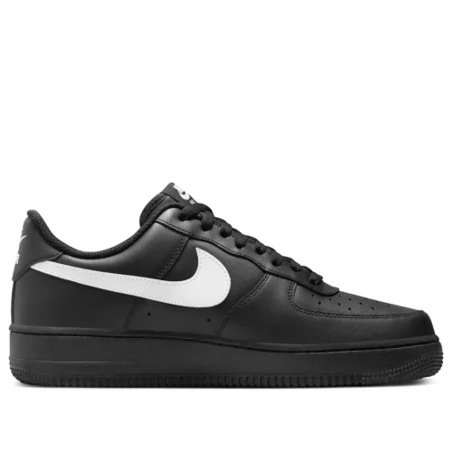 Nike Air Force 1 Low '07 Black White alacsony szárú sneaker – termékfotó, oldalnézet