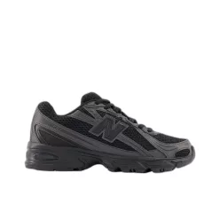 New Balance 740 Triple Black (GS) alacsony szárú sneaker – termékfotó, oldalnézet