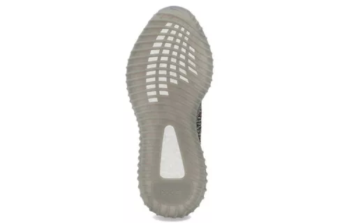 adidas Yeezy Boost 350 V2 Beluga Reflective alacsony szárú sneaker – termékfotó, oldalnézet