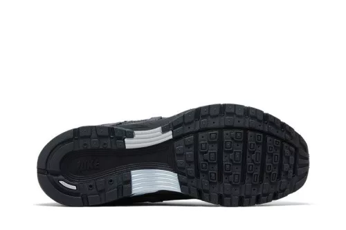 Nike P-6000 Suede Anthracite Metallic Silver férfi alacsony szárú utcai sneaker szürke