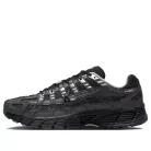 Nike P-6000 Suede Anthracite Metallic Silver alacsony szárú sneaker – termékfotó, oldalnézet