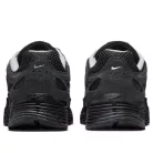 Nike P-6000 Suede Anthracite Metallic Silver alacsony szárú sneaker – termékfotó, oldalnézet
