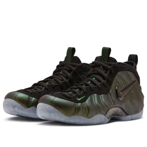 Nike Air Foamposite Pro Pine Green (2025) alacsony szárú sneaker – termékfotó, oldalnézet
