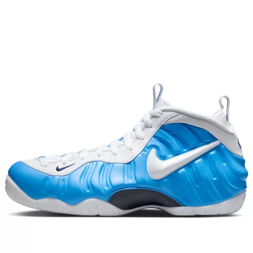 Nike Air Foamposite Pro University Blue (2026) alacsony szárú sneaker – termékfotó, oldalnézet