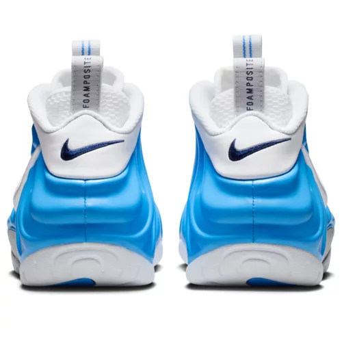 Nike Air Foamposite Pro University Blue (2026) alacsony szárú sneaker – termékfotó, oldalnézet
