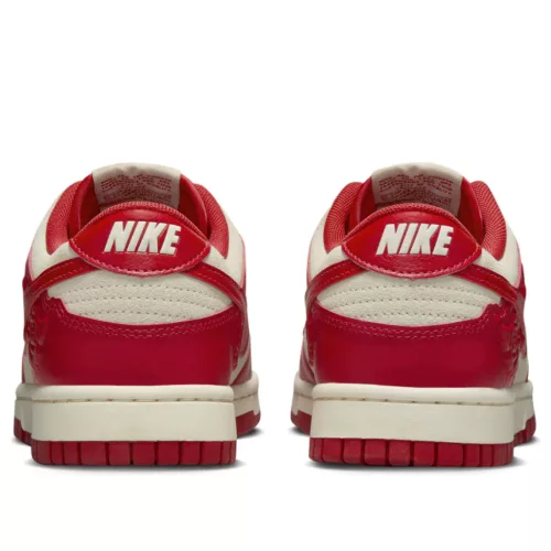 Nike Dunk Low Red Roses (Women's) alacsony szárú sneaker – termékfotó, oldalnézet