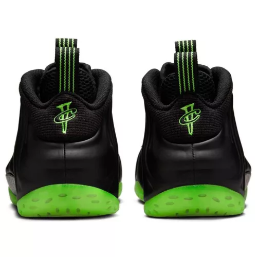 Nike Air Foamposite One Black Volt alacsony szárú sneaker – termékfotó, oldalnézet
