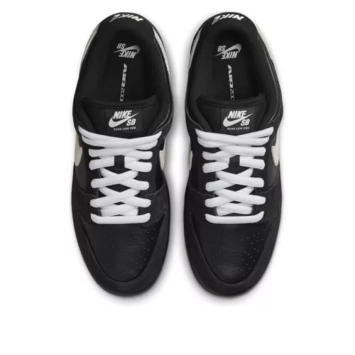 Nike Dunk Low Pro SB Black White Gum alacsony szárú sneaker – termékfotó, oldalnézet